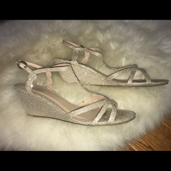 Gold wedges - Picture 3 of 3